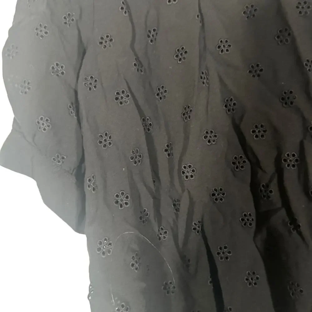 Vince Camuto Black Floral Embroidered Half Button Front Blouse Women Sz L - Picture 9 of 9